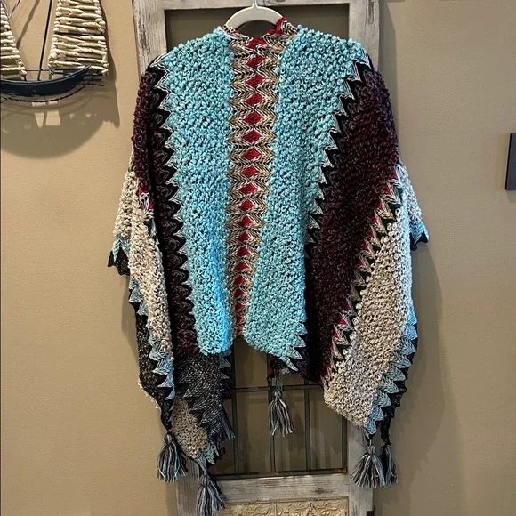 Knit Poncho - Picture 4 of 4
